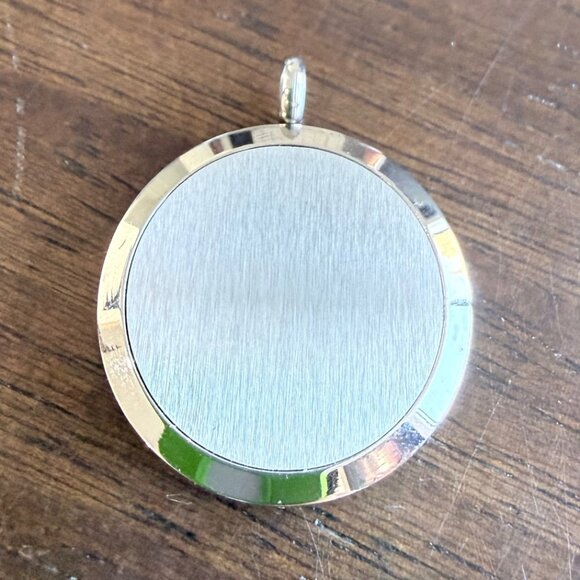 Star Wars Necklace Pendant FREE SHIP & CHAIN Rebel Alliance Resistance symbol - Picture 2 of 3